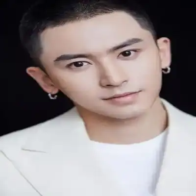 龚茵梨